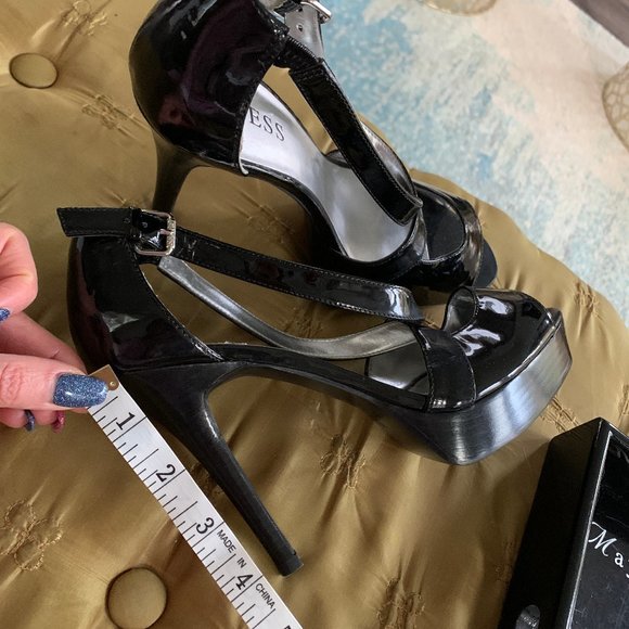 GUESS - Platform Patent Leather Open Toe - Picture 6 of 7